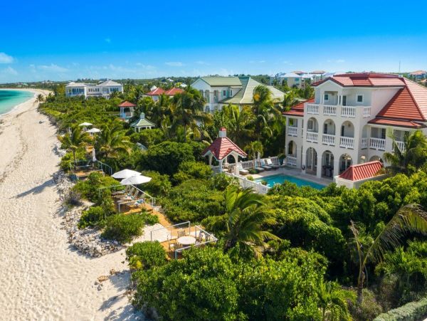 Luxury Vacation Rental on Turks and Caicos with Pool