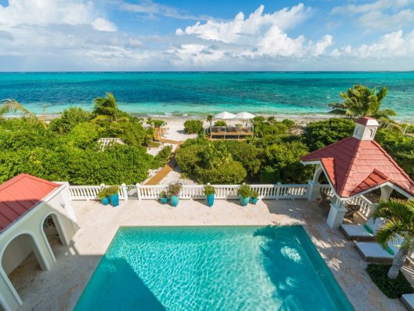 Luxury Vacation Rental on Turks and Caicos with Pool