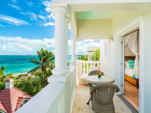 Luxury Vacation Rental on Turks and Caicos with Pool