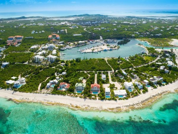 Luxury Vacation Rental on Turks and Caicos with Pool