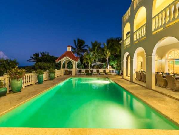 Luxury Vacation Rental on Turks and Caicos with Pool