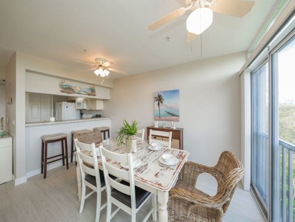 Holmes Beach Two Bedroom Vacation Condo Walk To Beach