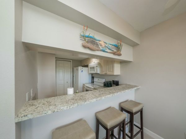 Holmes Beach Two Bedroom Vacation Condo Walk To Beach