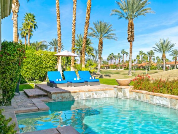 Luxury 4 Bedroom Home Private Pool & Spa