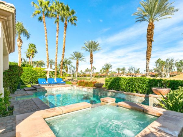 Luxury 4 Bedroom Home Private Pool & Spa