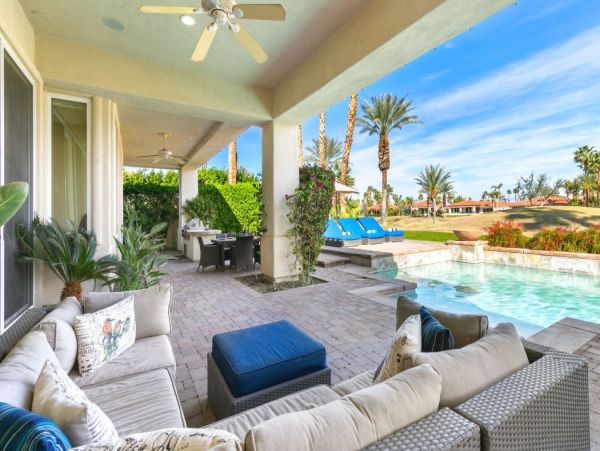 Luxury 4 Bedroom Home Private Pool & Spa