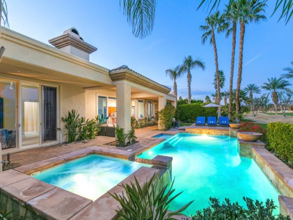 Luxury 4 Bedroom Home Private Pool & Spa