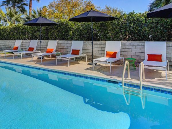 Palm Desert Home 990606