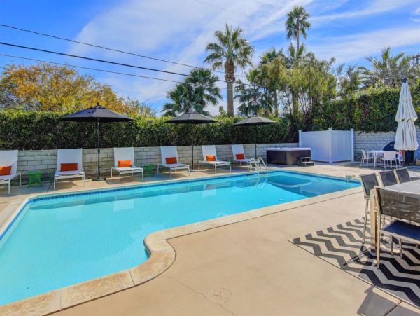 Palm Desert Home 990606