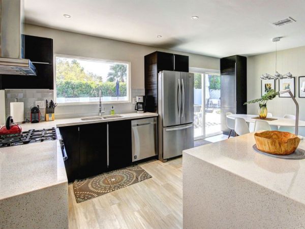 Palm Desert Home 990606