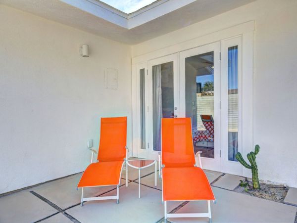 Palm Desert Home 990606