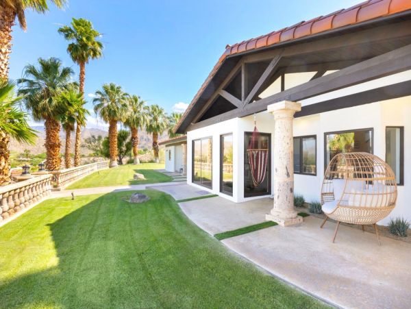 Palm Desert Home 990607
