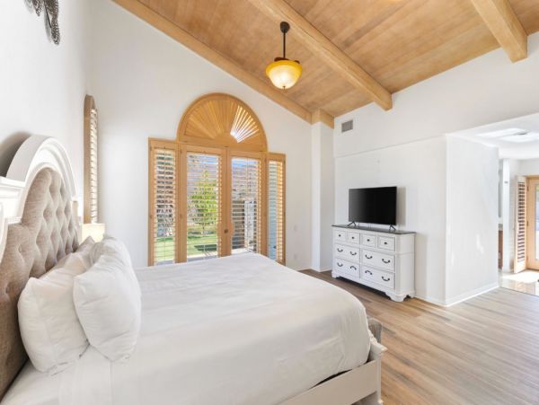 Palm Desert Home 990607