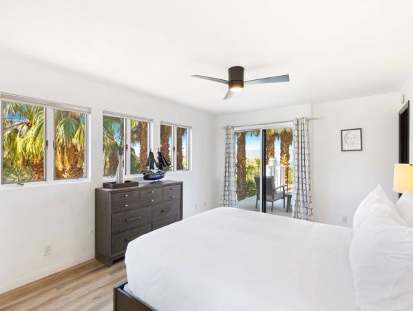 Palm Desert Home 990607