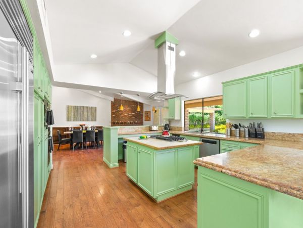 Five Bedroom Pure luxury Estate  Views, Pool Luxury