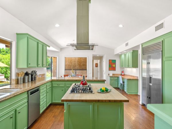 Five Bedroom Pure luxury Estate  Views, Pool Luxury