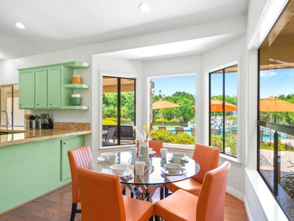 Five Bedroom Pure luxury Estate  Views, Pool Luxury