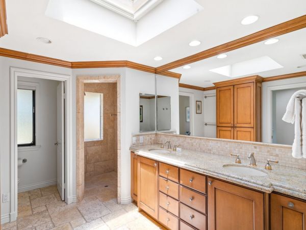 Five Bedroom Pure luxury Estate  Views, Pool Luxury