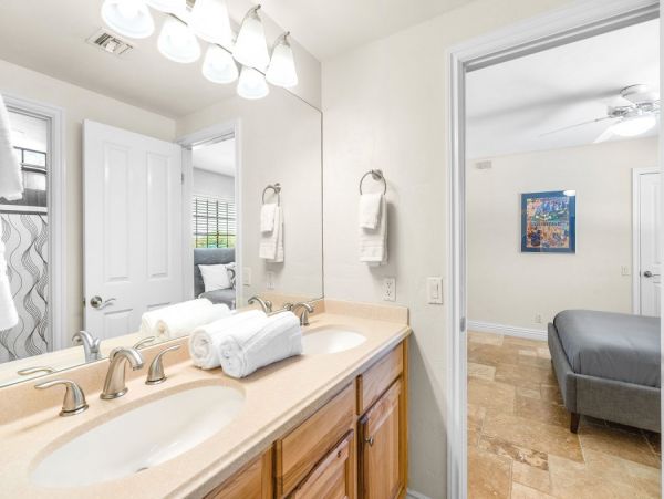 Five Bedroom Pure luxury Estate  Views, Pool Luxury