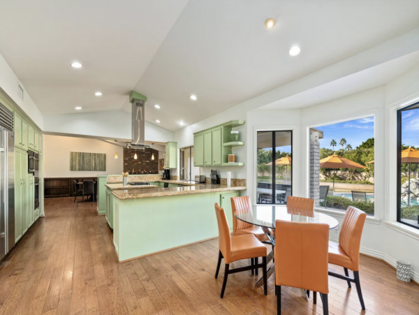 Five Bedroom Pure luxury Estate  Views, Pool Luxury