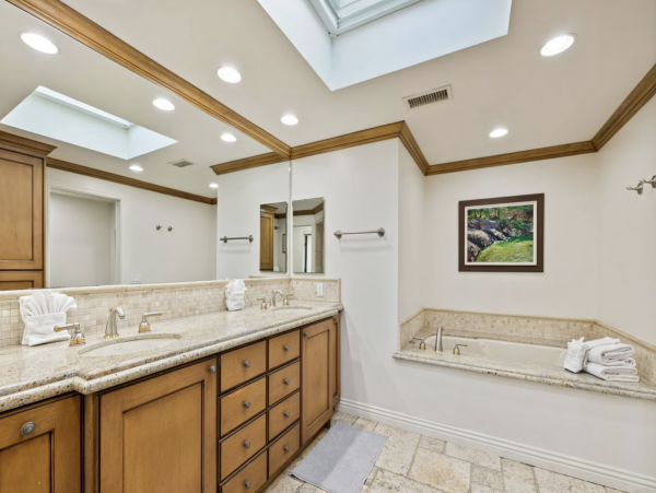 Five Bedroom Pure luxury Estate  Views, Pool Luxury