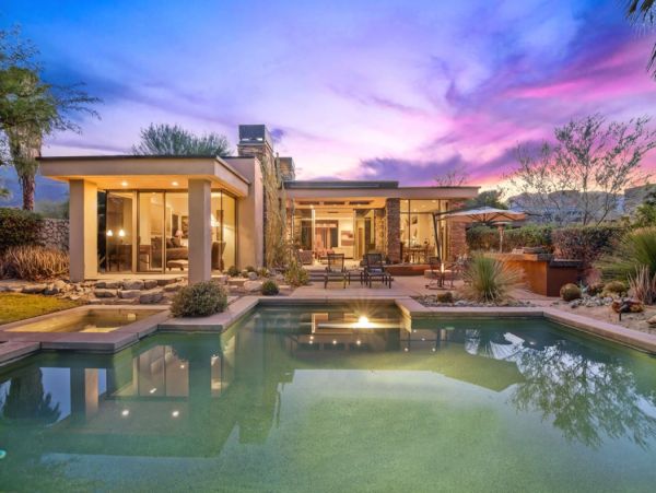 Lovely 4 Bedroom Home in Palm Desert Sleeps 8