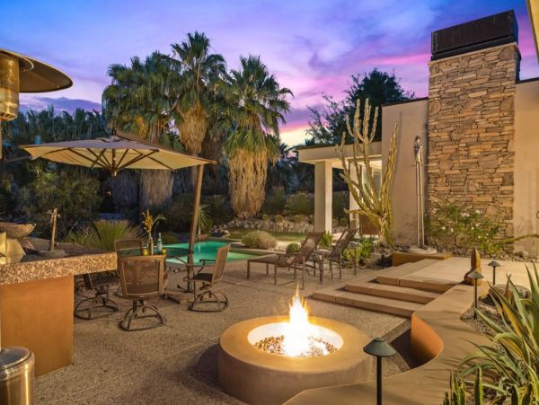 Lovely 4 Bedroom Home in Palm Desert Sleeps 8