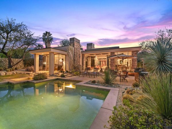 Lovely 4 Bedroom Home in Palm Desert Sleeps 8