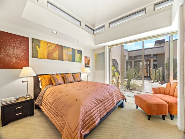 Lovely 4 Bedroom Home in Palm Desert Sleeps 8