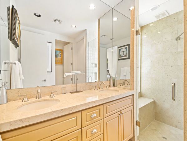 Lovely 4 Bedroom Home in Palm Desert Sleeps 8
