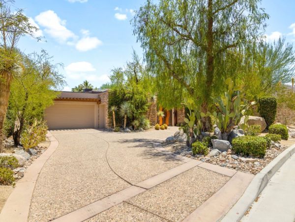 Lovely 4 Bedroom Home in Palm Desert Sleeps 8