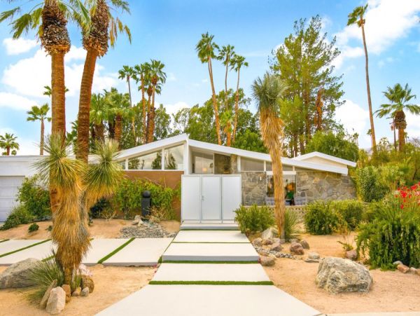 Palm Desert 4 Bedroom Home with Pool & Spa