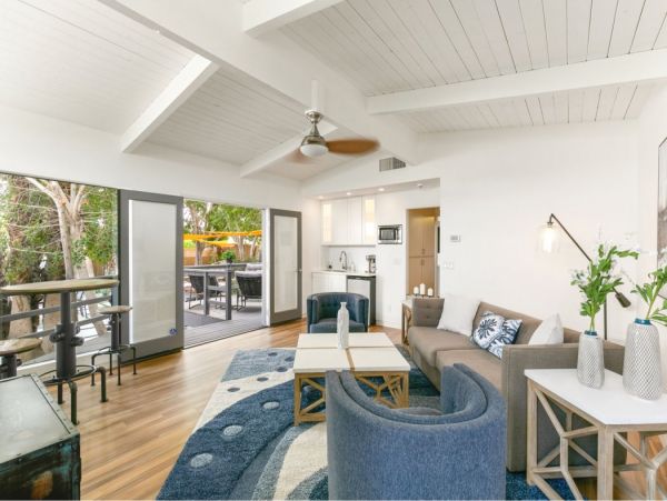 Palm Desert 4 Bedroom Home with Pool & Spa