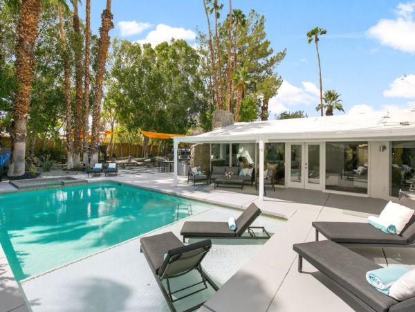 Palm Desert 4 Bedroom Home with Pool & Spa