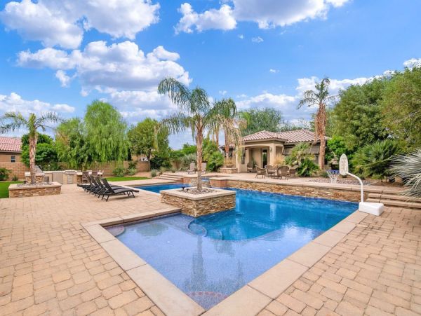 Palm Desert Home 990615
