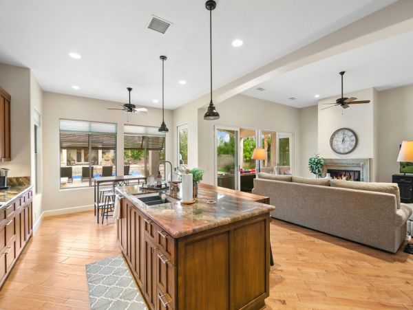 Palm Desert Home 990615