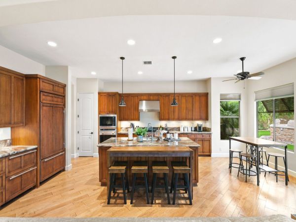Palm Desert Home 990615