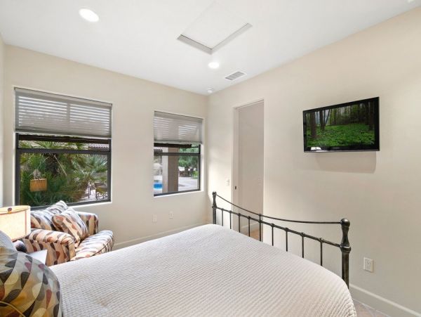 Palm Desert Home 990615