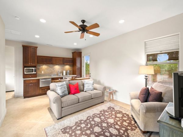 Palm Desert Home 990615