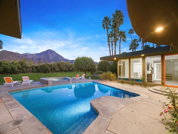 Palm Desert Home 990616