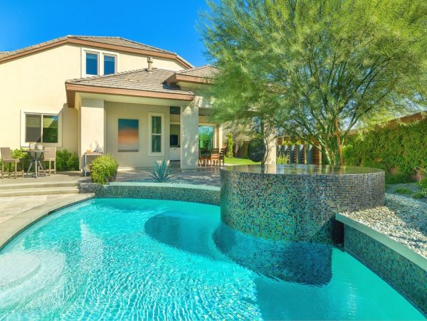 Gorgeous 4 Bedroom Home in Palm Desert