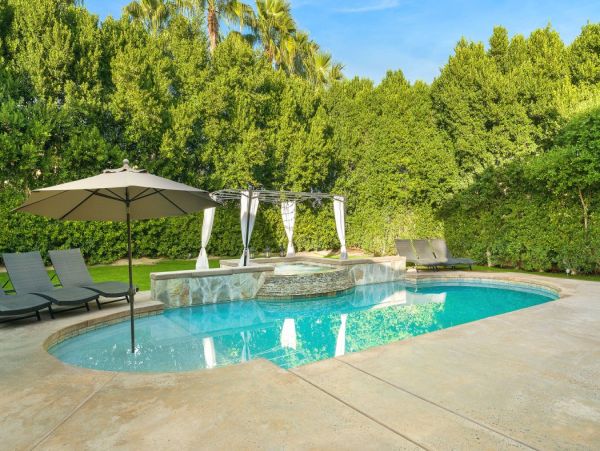 Palm Desert Home 990620