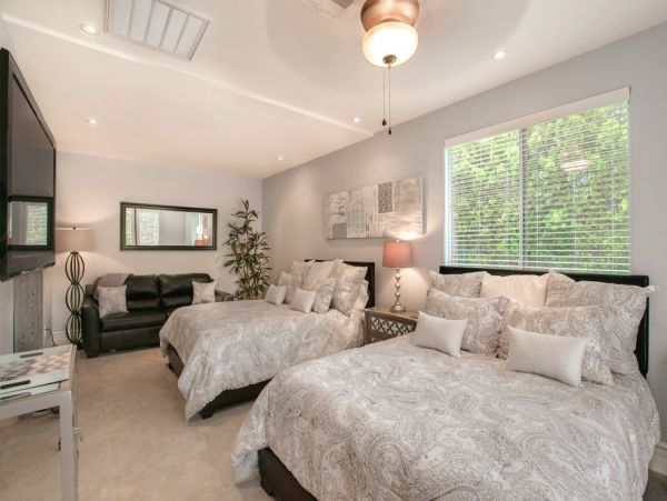 Palm Desert Home 990620