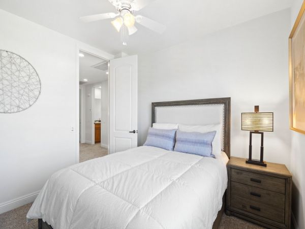 Palm Desert Home 990621