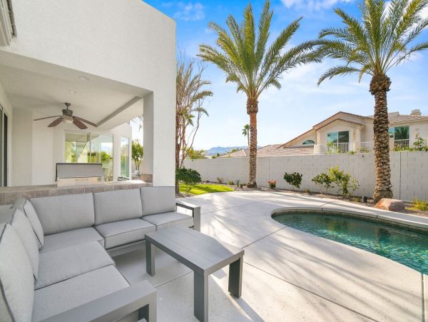Palm Desert Home 990623