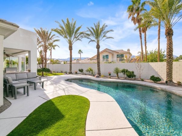 Palm Desert Home 990623
