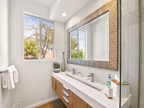 Palm Desert Home 990623