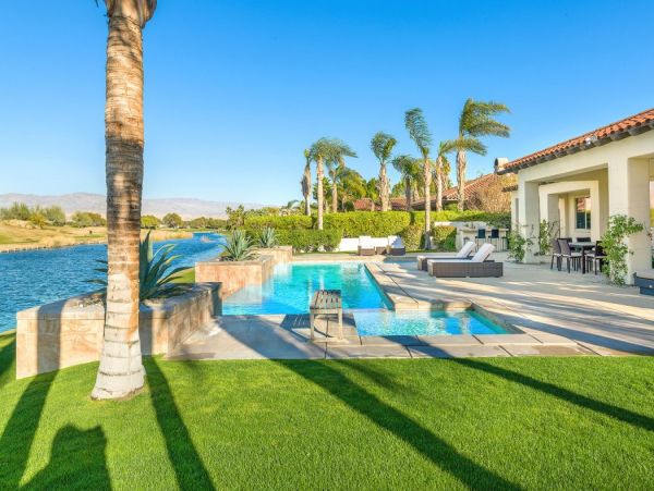 Palm Desert Home 990624