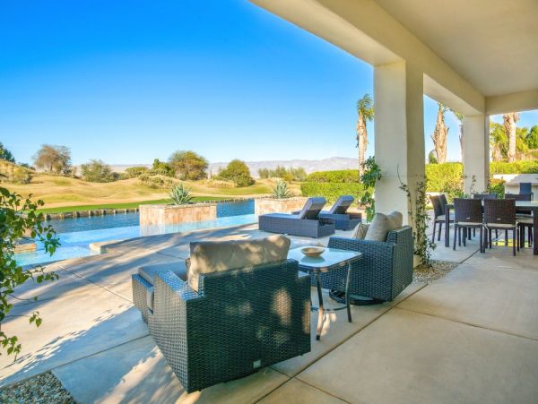 Palm Desert Home 990624