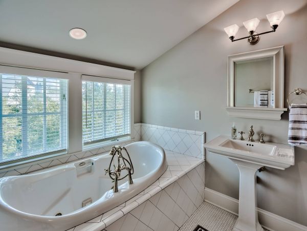 Inlet Beach Vacation Home + Den Short Walk To Beach
